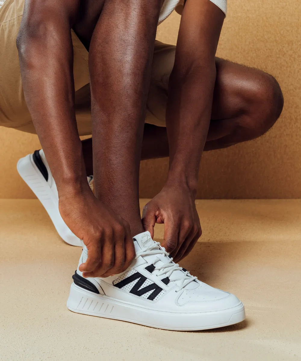 Sneaker Code Logo Weiß